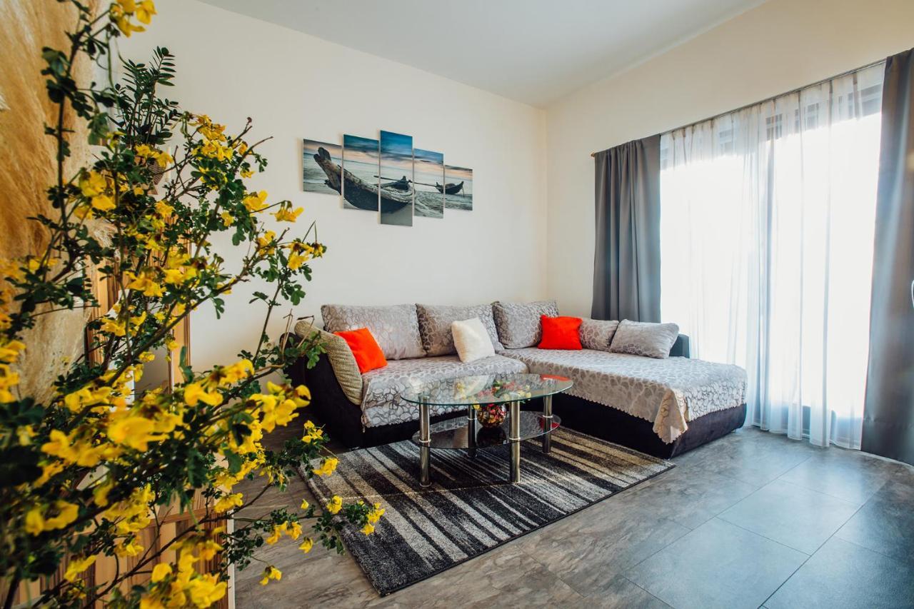 Apartments Essentia โปดสตรานา ภายนอก รูปภาพ