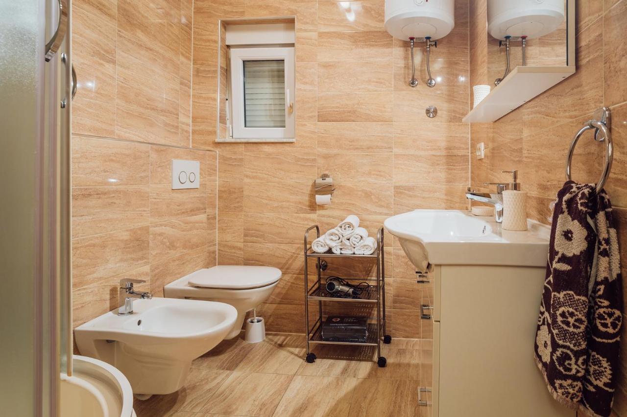 Apartments Essentia โปดสตรานา ภายนอก รูปภาพ