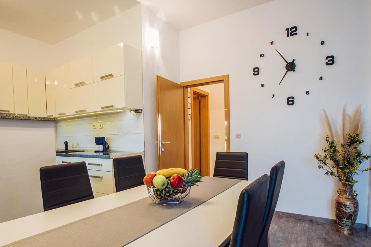 Apartments Essentia โปดสตรานา ภายนอก รูปภาพ